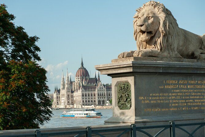 Budapest Wine tasting & Downtown Walk - Key Points