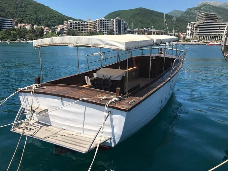 Budva: Mariolo Boat Tours - 3.5 hours panoramic tour - FAQ