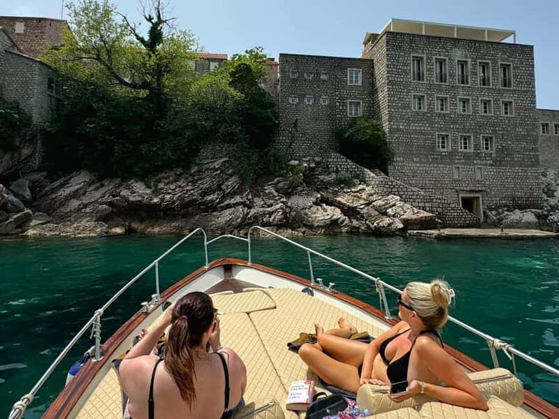 Budva: Private Sightseeing Boat Tour with Swimming & Drinks - Who Should Consider This Tour?