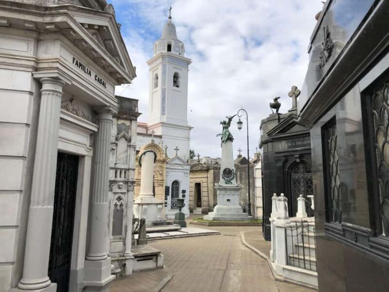 Buenos Aires: La Recoleta Cemetery Guided Tour in English - Practical Tips and Considerations