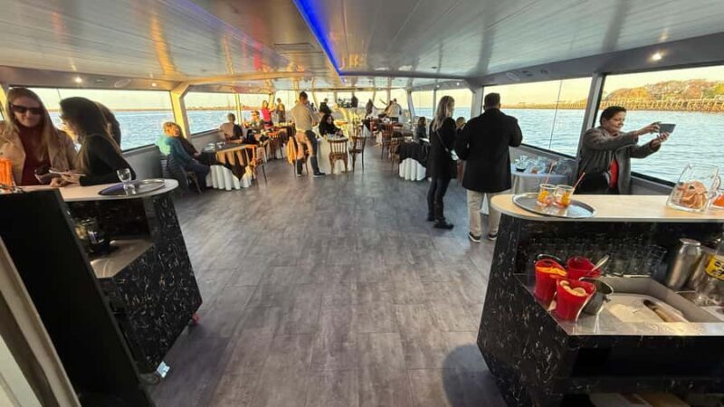 Buenos Aires: Sunset in the Rio de la Plata + Open bar - Key Points