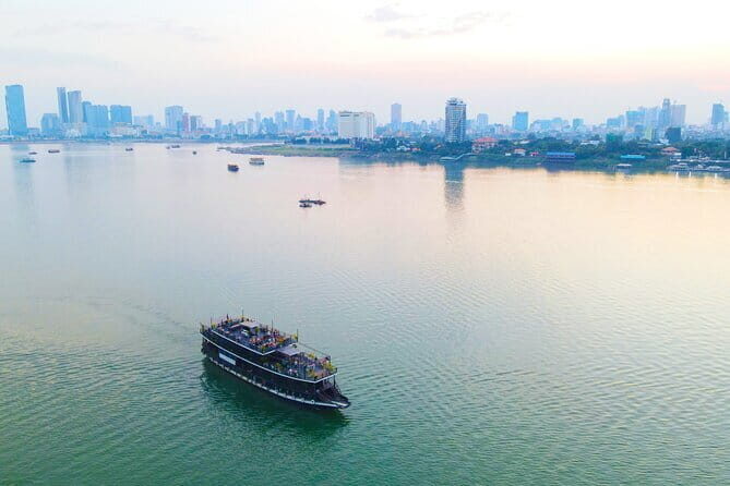 Buffet Dinner Cruise Experience with Live Music - A Detailed Look at the Phnom Penh Dinner Cruise