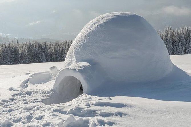 Building a Snow Igloo in Rovaniemi - Authenticity and Learning
