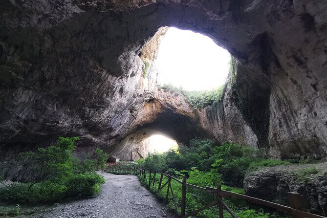 Bulgaria - Caves, Waterfalls and Hiking in the National Park - Key Points