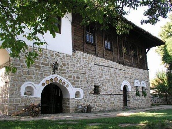 Bulgaria Day Trip - Private Tour from Bucharest - Veliko Tarnavo & Arbanasi - Discover Bulgaria in a Day: Veliko Tarnavo & Arbanasi from Bucharest