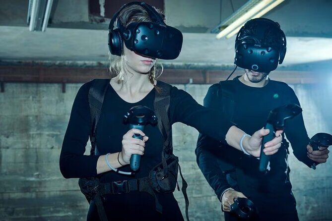 Bundle: 1 hour Axe Throwing+ 1 hour VR Escape Game - An In-Depth Look at the Miami Adventure Bundle