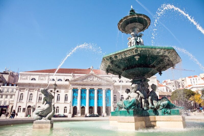 Burguês: Lisbon City Center Private Tuk Tuk Tour - The Sum Up