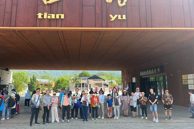 Busda:Mutianyu Great Wall and Summer Palace Guided Bus Tour - Key Points