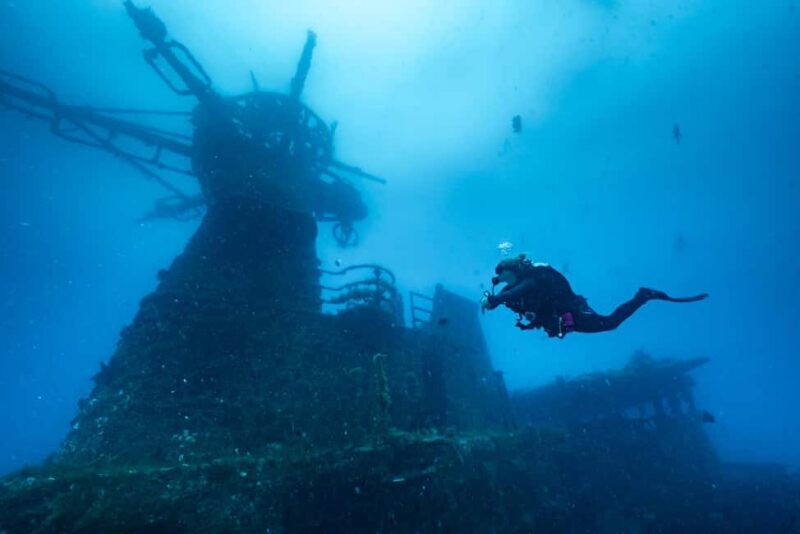 Busselton / Dunsborough : HMAS Swan Wreck Scuba Dive - Exploring the HMAS Swan Wreck Tour in Depth