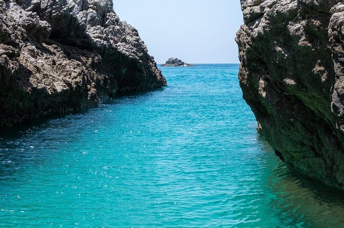 By boat between the sea and the most beautiful beaches! Capo Vaticano - Tropea - Briatico - Snorkeling and Marine Life