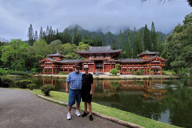Byodo Temple and Waimea Botanical Garden Tour - Experience the Best of Oahu with the Byodo-In Temple and Waimea Botanical Garden Tour
