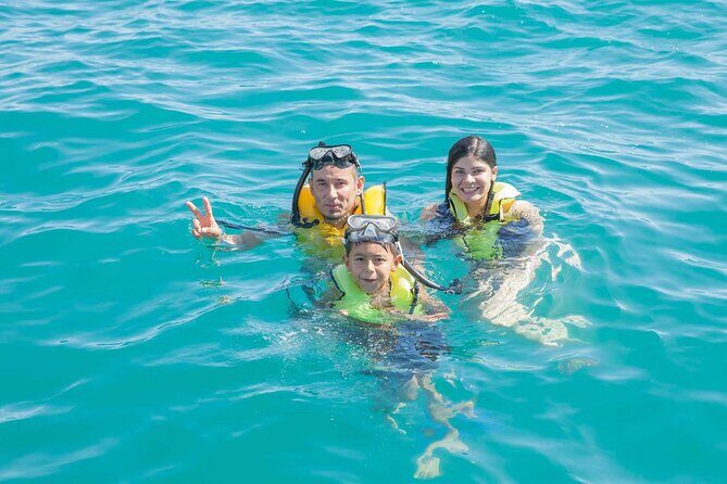 Cabo Catamaran Snorkel Arch and Santa Maria Bay Open Bar Snacks - Who Should Book This Tour?