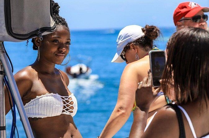 Cabo Catamaran Snorkel Arch and Santa Maria Bay Open Bar Snacks - FAQ