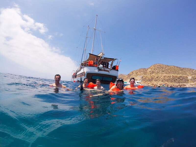 Cabo: Luxury Yacht Snorkel Cruise with Lunch and Open Bar - Detailed Review: The Experience in Focus