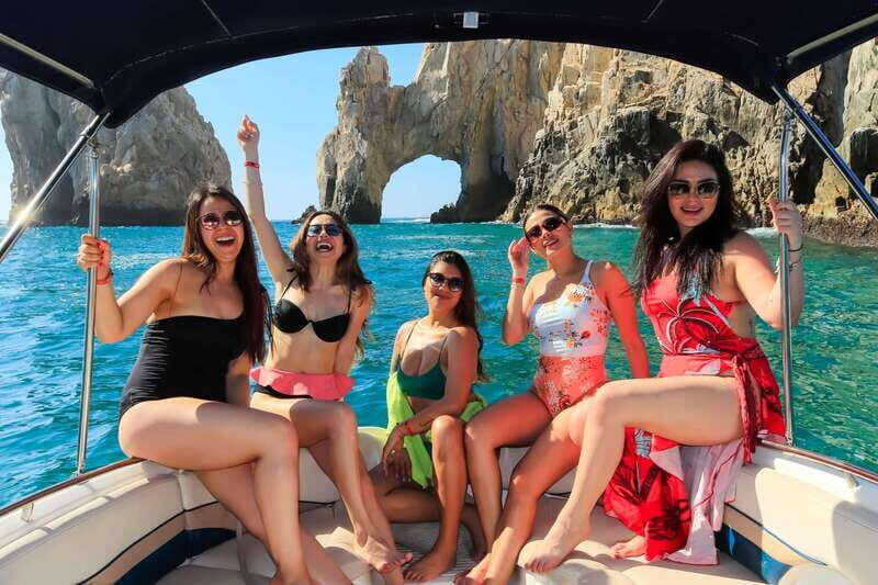 Cabo Private Yacht Tour: The Arch, Sea Lions & Scenic Beach - Key Points