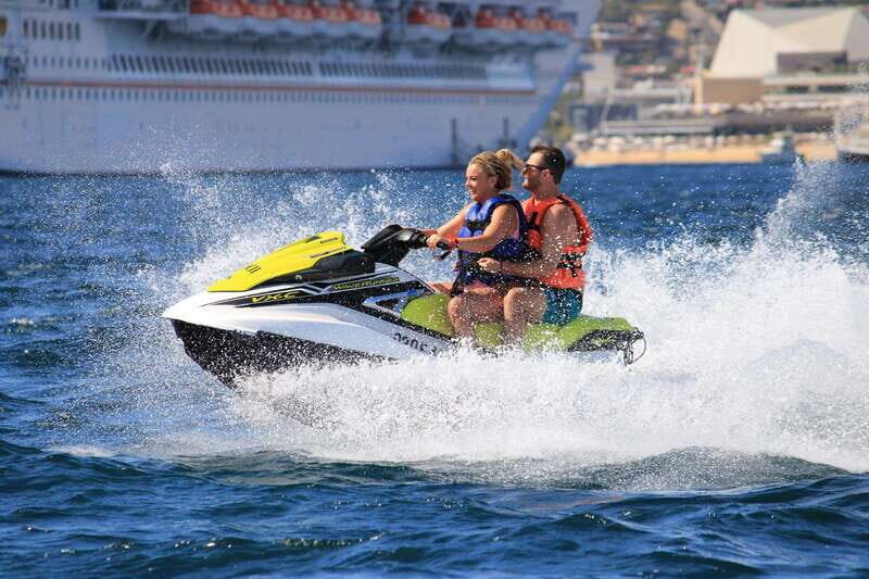 Cabo San Lucas Bay: Guided Jet Ski 30 minutes Rental - Exploring Cabo San Lucas Bay on a Jet Ski