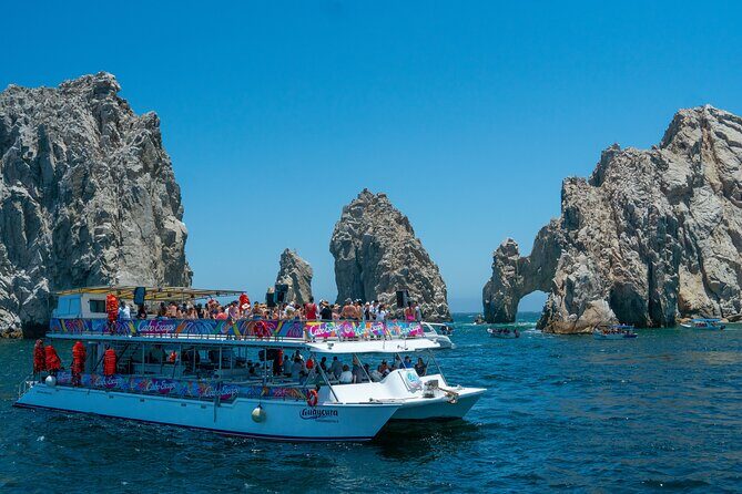 Cabo San Lucas Sunset Cruise Full dinner, open bar and transfer - Key Points