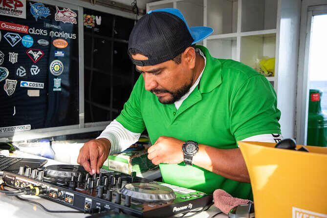 Cabo San Lucas Sunset Cruise Full dinner, open bar and transfer - Frequently Asked Questions