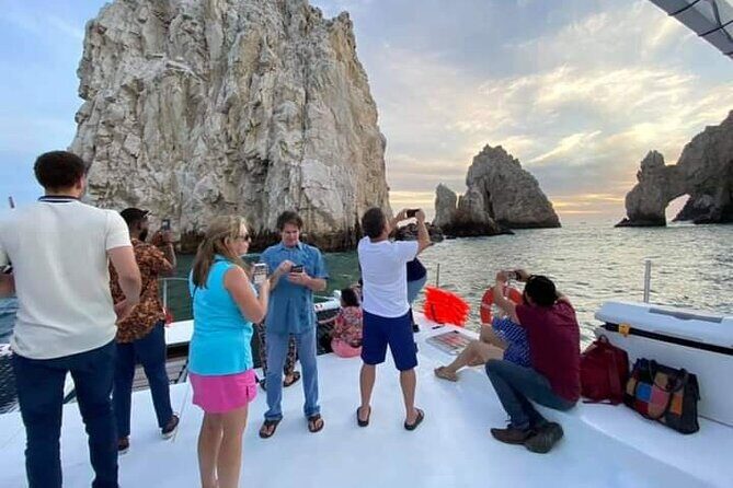 Cabo San Lucas Sunset Cruise with Unlimitted Drinks - Key Points