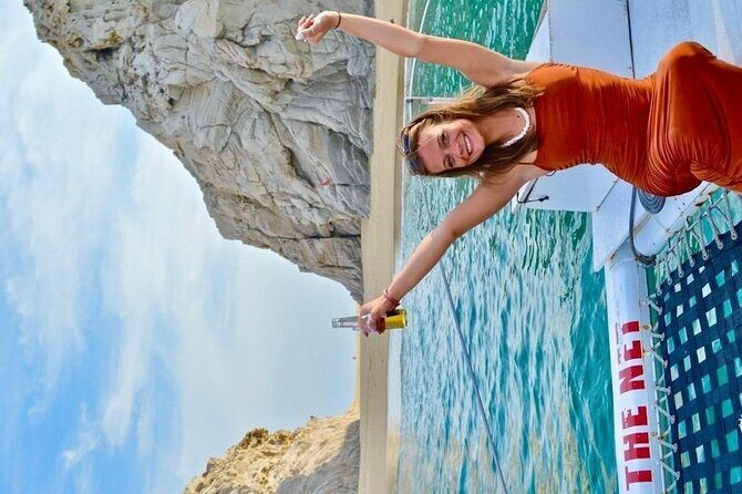 Cabo San Lucas Sunset Cruise with Unlimitted Drinks - Who Should Book This Tour?