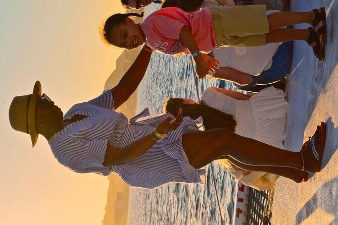 Cabo San Lucas Sunset Cruise with Unlimitted Drinks - FAQ