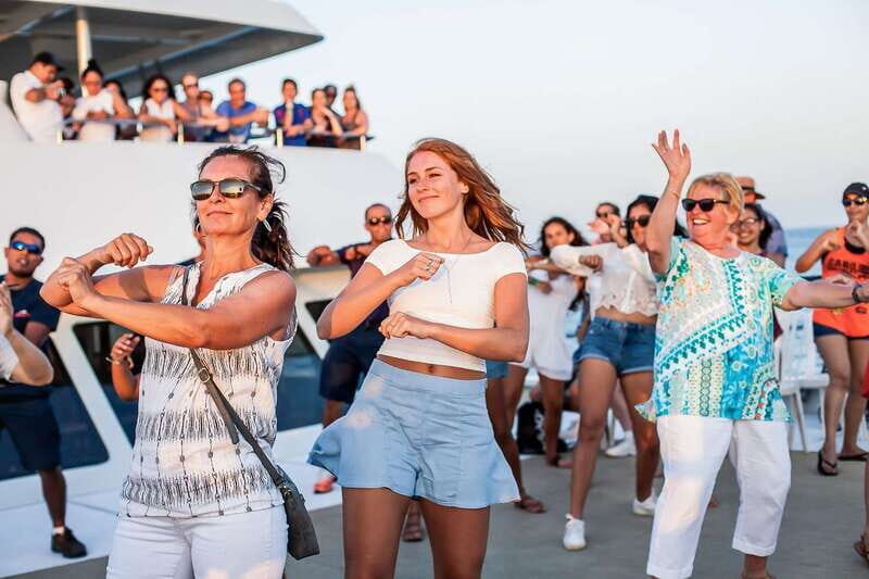 Cabo San Lucas: Sunset Dinner Cruise - A Detailed Look at the Sunset Dinner Cruise Experience