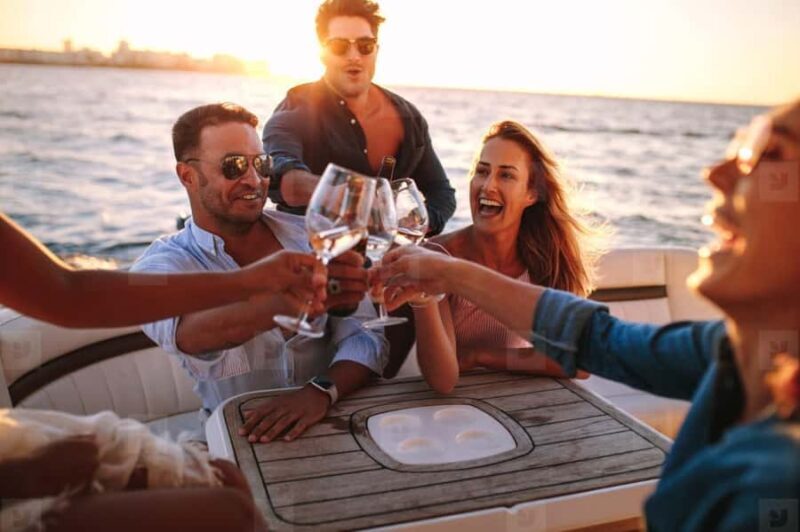 Cabo: Sunset Arch Yacht Tour - Dinner & Drinks up to 20 ppl - A Closer Look at the Sunset Yacht Experience