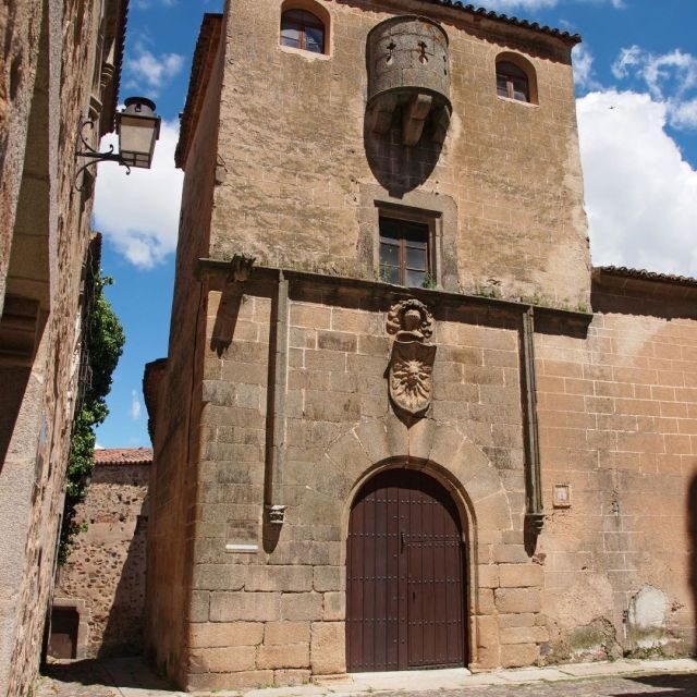 Caceres: City Highlights Private Guided Walking Tour - What Does the Tour Cost and What Do You Get?