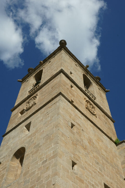 Cáceres: Concathedral of Santa Maria Ticket with Audio Guide - Exploring the Concatedral de Santa María: A Perfect Blend of Art and History in Cáceres