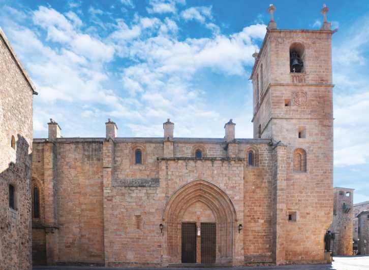 Cáceres: Concathedral of Santa Maria Ticket with Audio Guide - Discovering Cáceres’ Gothic and Renaissance Masterpiece