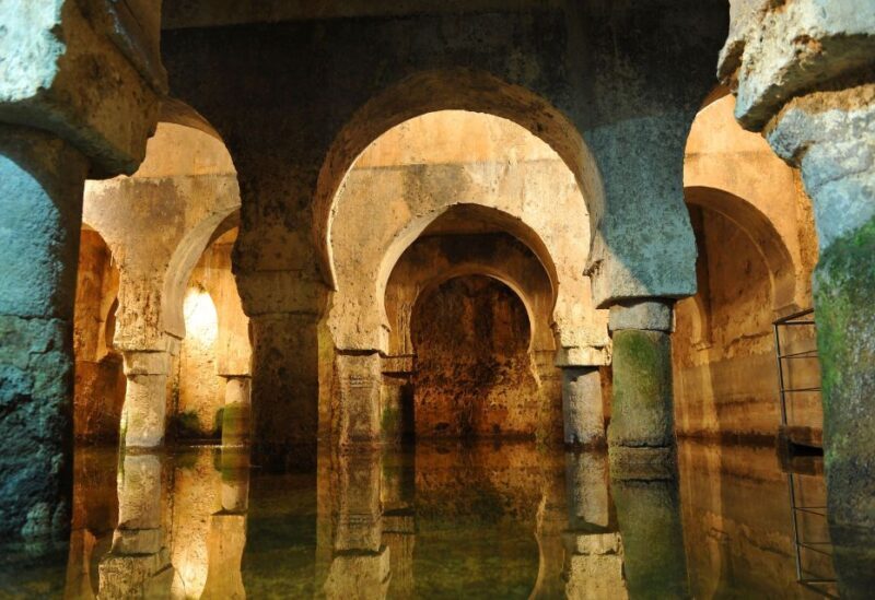 Cáceres: Guided City Highlights Walking Tour - Exploring the Historic Heart: Palaces, Churches, and Museums