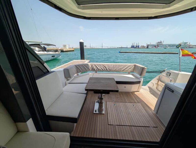 Cádiz: Bay of Cádiz Luxury Motor Boat Cruise - The Sum Up