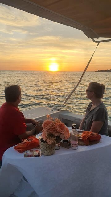Cadiz Bay: Sunset boat tour "Fall in Love" - A Closer Look at the Cádiz Bay Sunset Tour