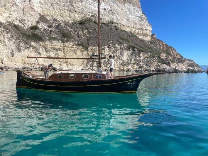 Cagliari: Classic Boat tour along the gulf with tasting. - FAQ