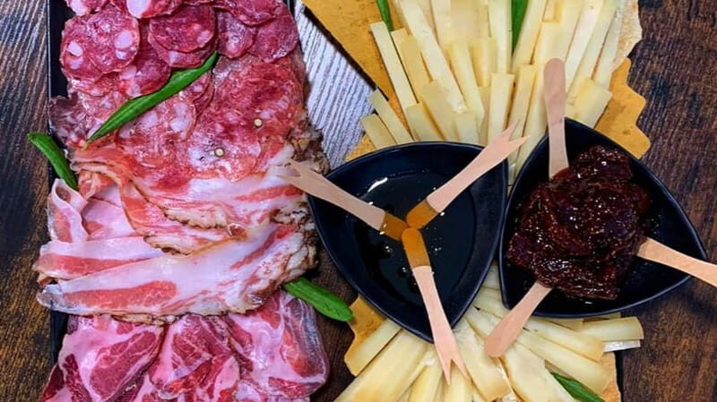 Cagliari: Food and Wine Tasting Experience - Key Points