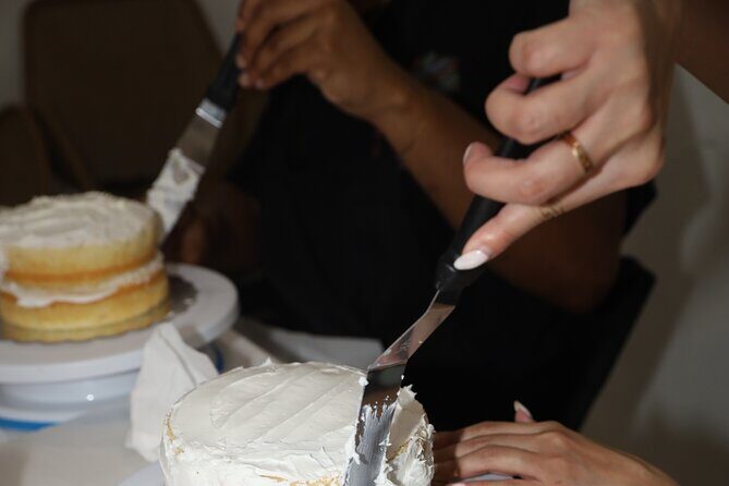 Cake Decorating in Houston - An In-Depth Look at the Cake Decorating Class in Houston