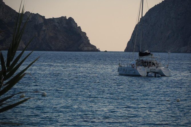 Cala d'Hort Sailing Adventure - In-Depth Review of the Cala d’Hort Sailing Adventure