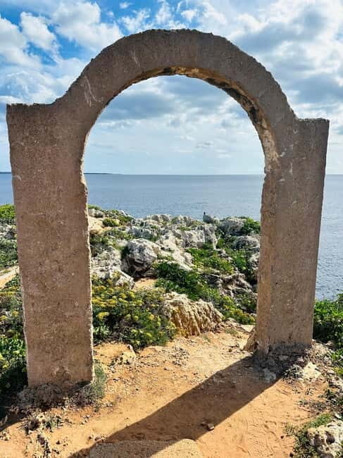 Cala en Blanes: Secret spots for the best dives with a local guide - Exploring Menorca’s Hidden Coastline with a Local Guide