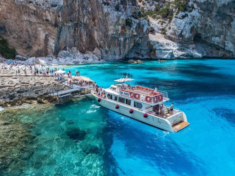 Cala Gonone:Cruise in the Gulf of Orosei with Cala Goloritzé - An In-depth Look at the Sardinian Gulf of Orosei Cruise