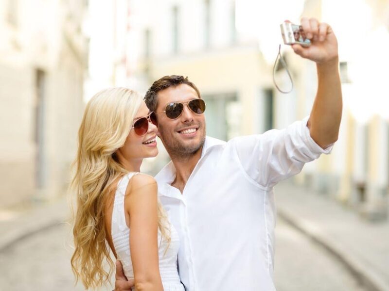 Cala Millor: AdventureDate, fun game, city walk for couples - Exploring Cala Millor with a Twist
