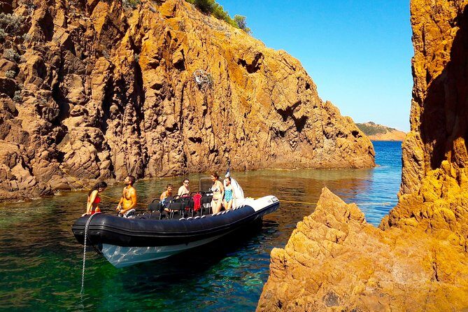 Calanques de l'Estérel - Departure from AGAY - The Experience: Balance of Speed and Sightseeing