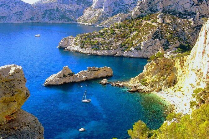 Calanques Of Cassis, the Village and Wine Tasting - Key Points