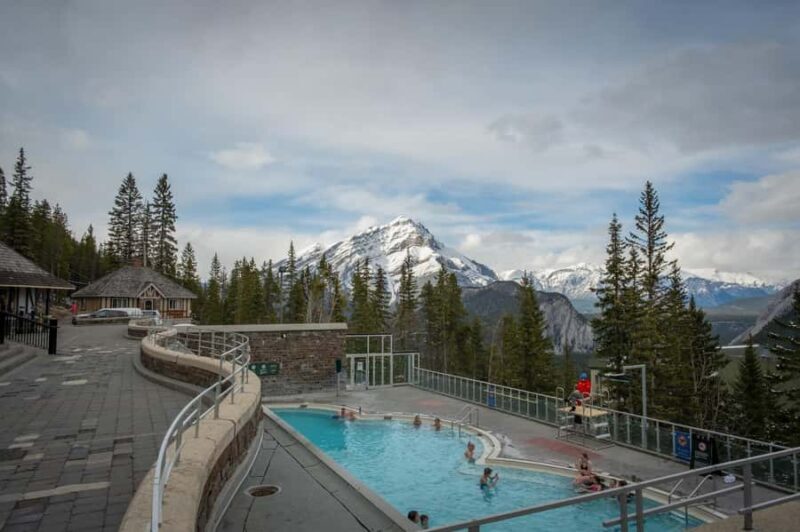 Calgary: Banff, Lakes, & Gondola Private Tour with Transfers - FAQs