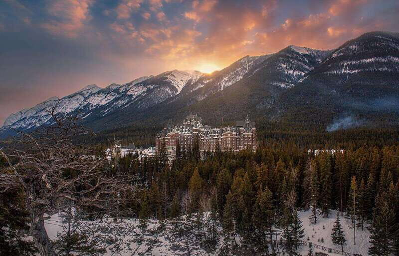 Calgary/Canmore: Lake Louise, Moraine Lake, & Banff Day Tour - Key Points