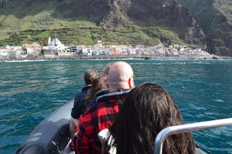 Calheta: Whale & dolphin watching small groups designer tour - Discover Madeira’s Marine Life with an Intimate Whale & Dolphin Watching Tour