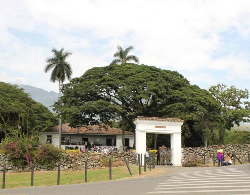 Cali: Sugar Cane Farm and El Paraiso Hacienda Day Trip - Cali: Sugar Cane Farm and El Paraiso Hacienda Day Trip — A Practical, Authentic Colombian Experience