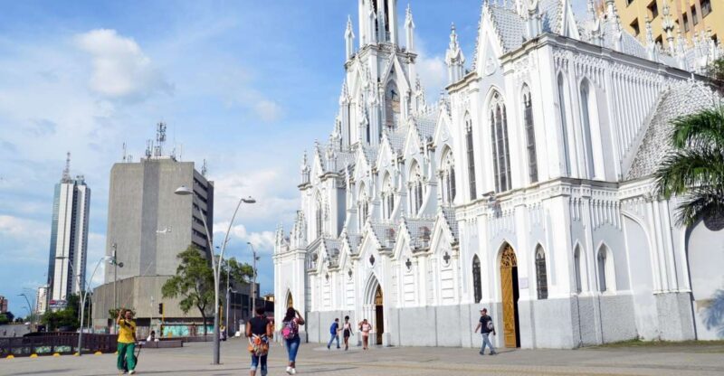 Cali: Two hours walking Cali City discovery tour - Who Should Take This Tour?