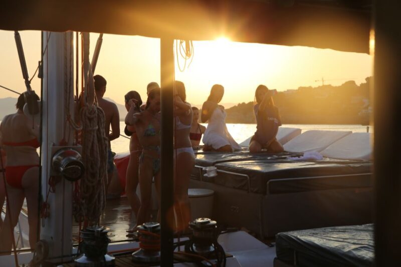 Cambrils: Sunset Catamaran Cruise & Drinks w/ Sunbed - Authentic Insights from Travelers