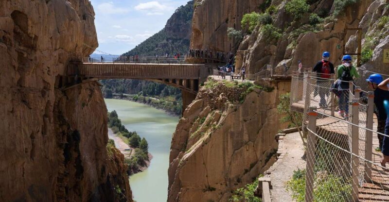 Caminito del Rey: Guided Tour with 1 Drink and Shuttle Bus - In-Depth Review of the Caminito del Rey Guided Tour