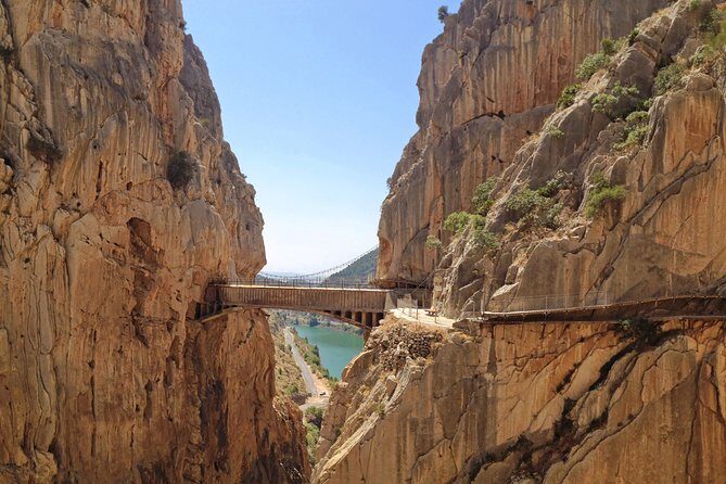Caminito del Rey Small Group Tour from Malaga with Picnic - The Experience: A Blend of Natural Beauty and Practical Comfort